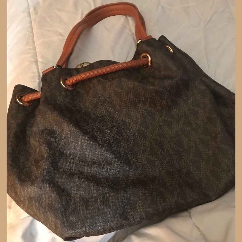 Preowned Authentic Michael Kors Large Gathered Logo Drawstring Handbag - Picture 6 of 7